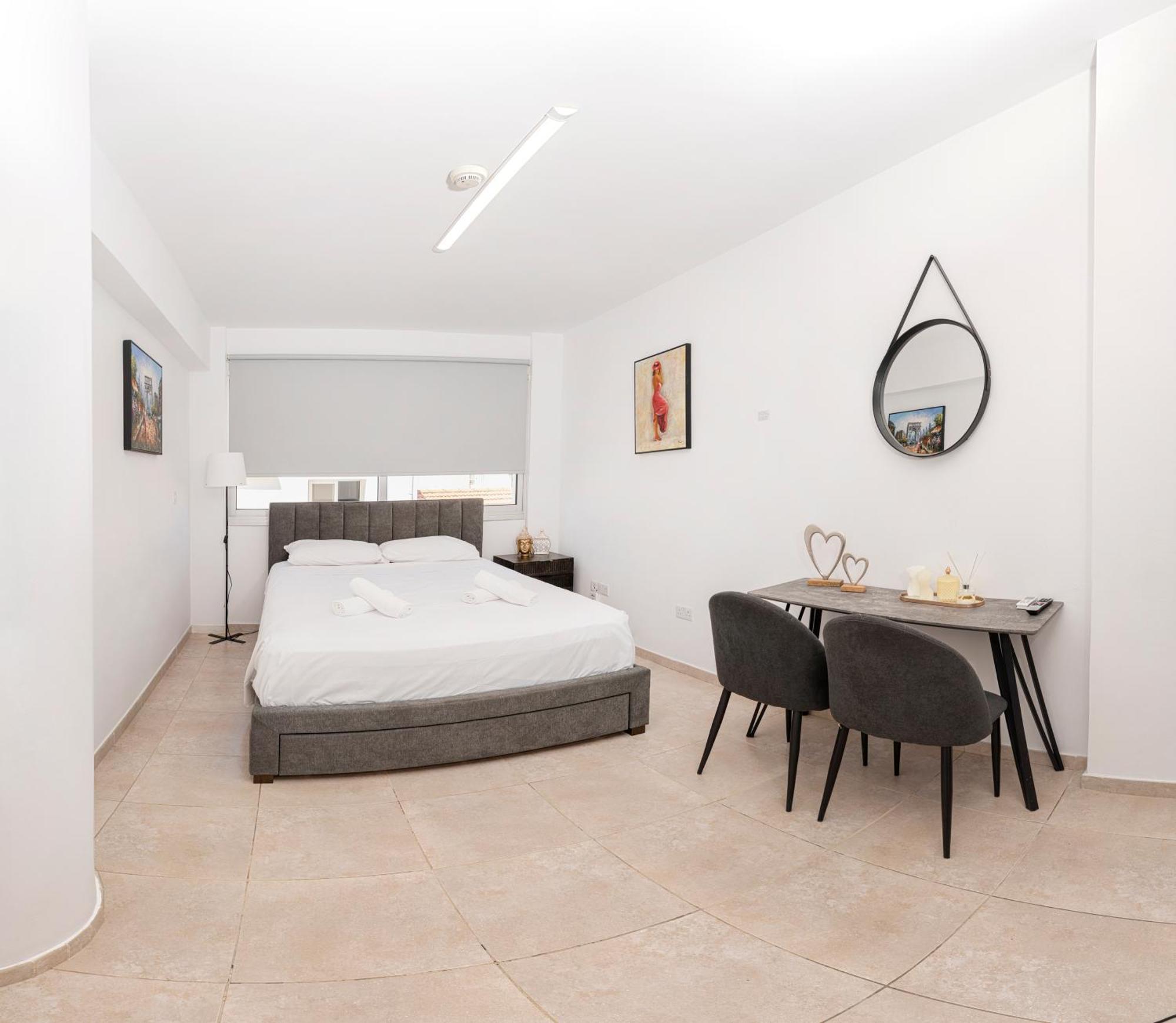 Appartments In The Historic Center Near Beach Limassol Exterior photo